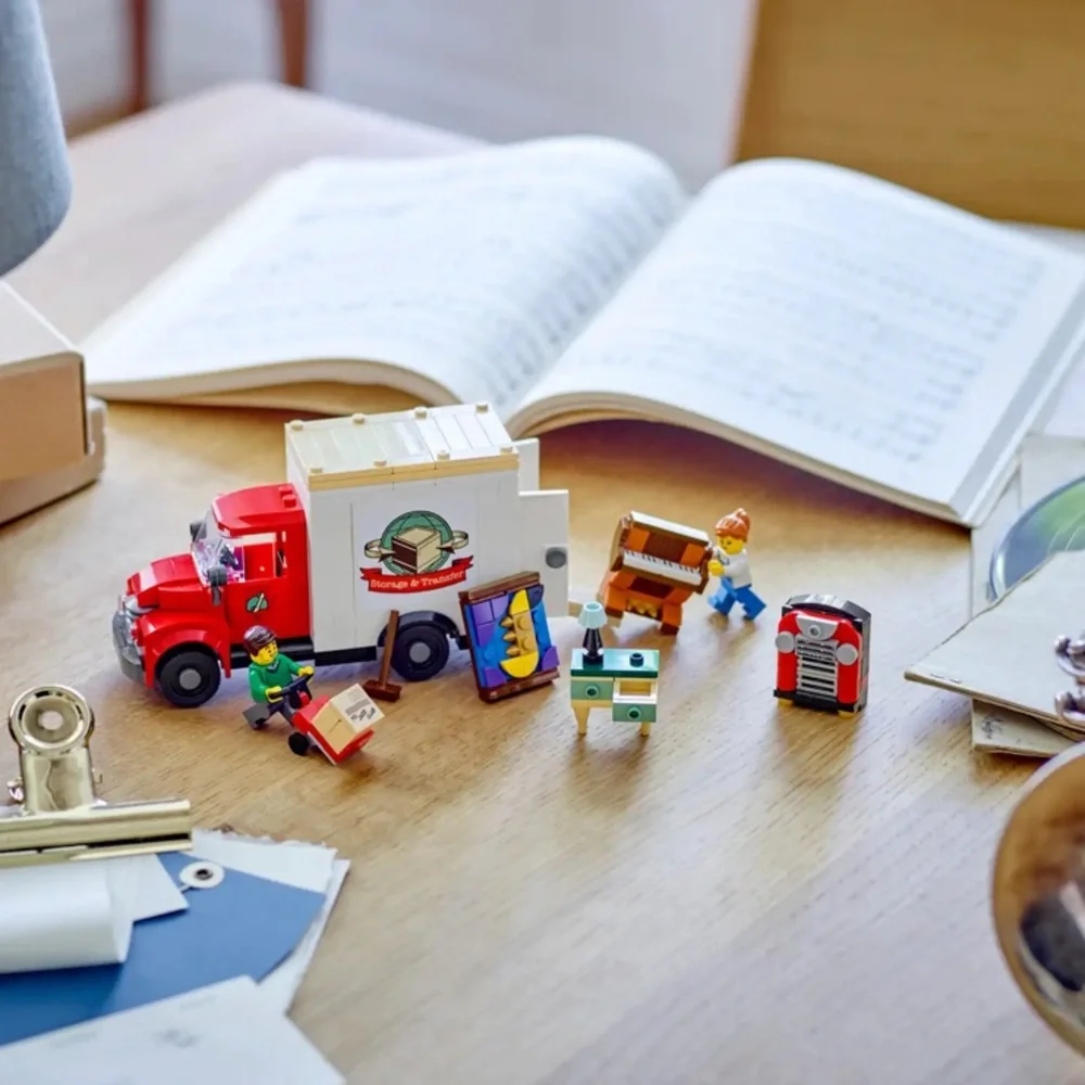 LEGO Icons Moving Truck Set 40586